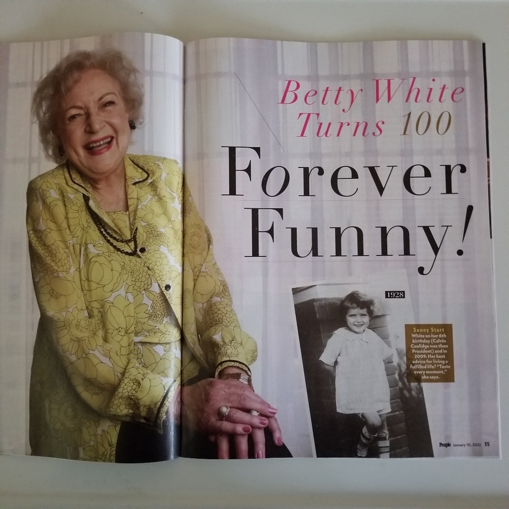 Betty White People Magazine January 2022 100th Birthday Issue No Label - Picture 5 of 7